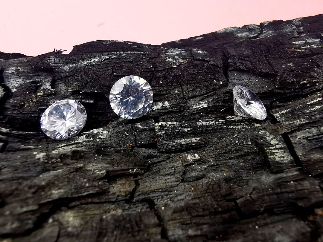 How to identify a raw diamond?