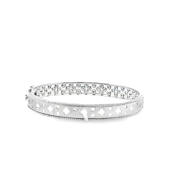 18K White Gold Diamond Clover Embeded Bangle