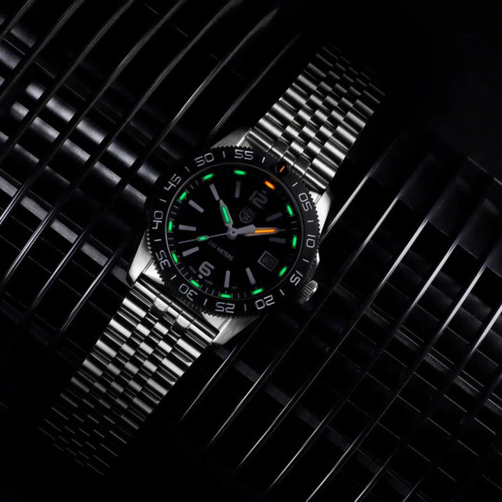 Pacific Diver Ripple Black Quartz 39MM Watch