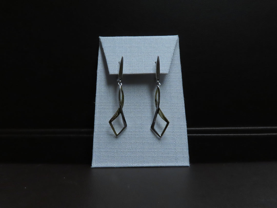 Precious Metal (No Stones) Earring
