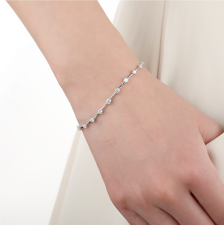 18K White Gold Diamond Cadence Graduated Bolo Bracelet